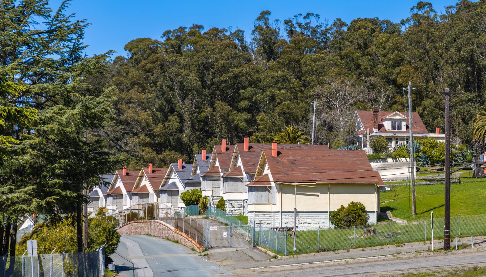 Residential street in Granite Bay