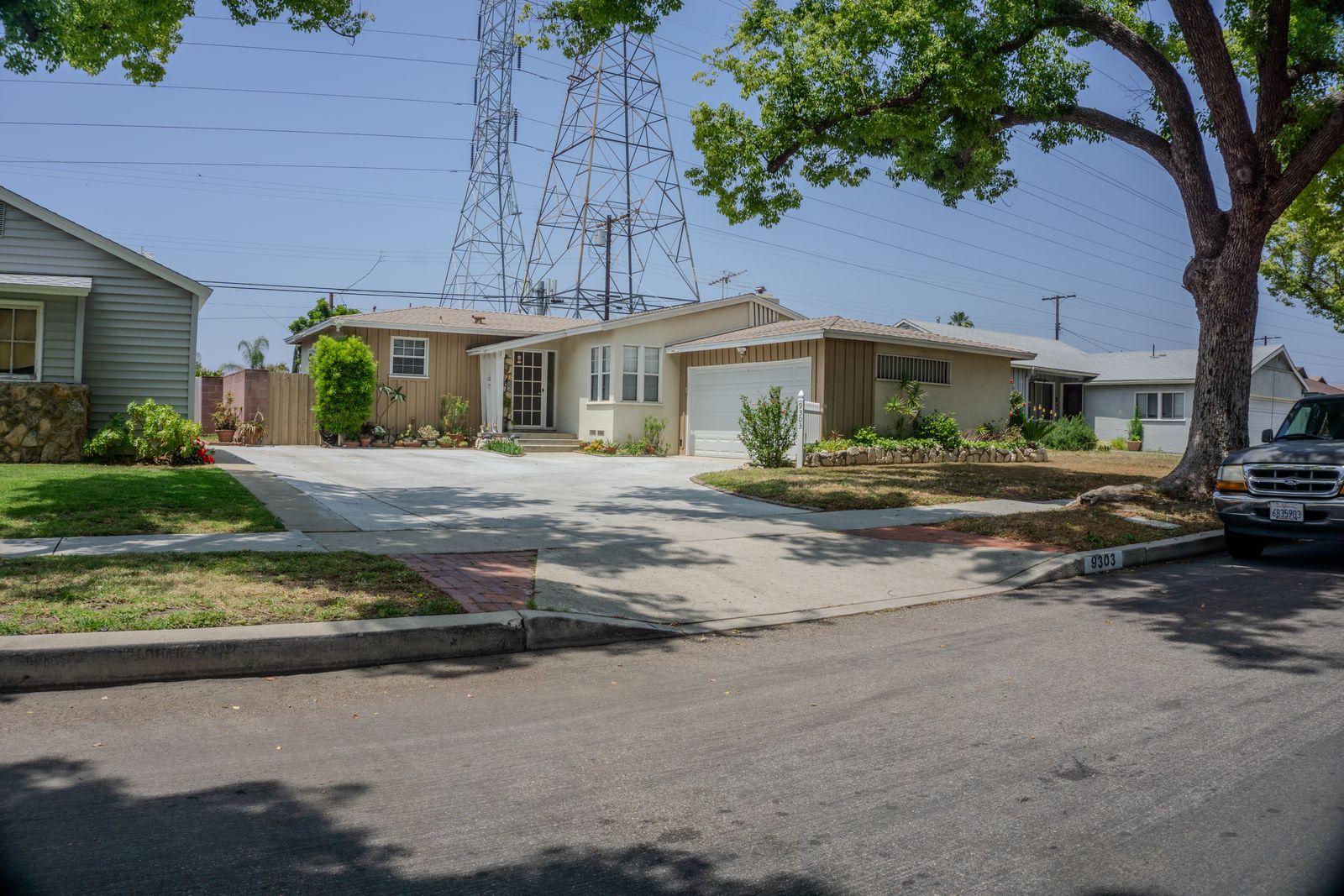 Residential street in Roseville